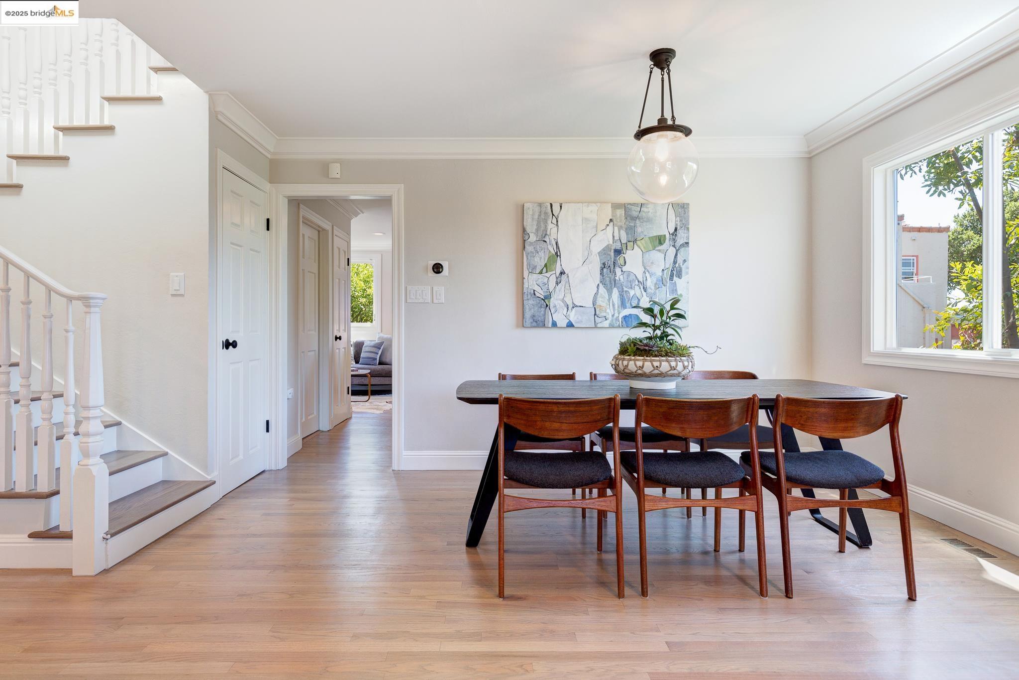 Detail Gallery Image 15 of 40 For 2 Cavendish Ln, Piedmont,  CA 94602 - 3 Beds | 2/1 Baths