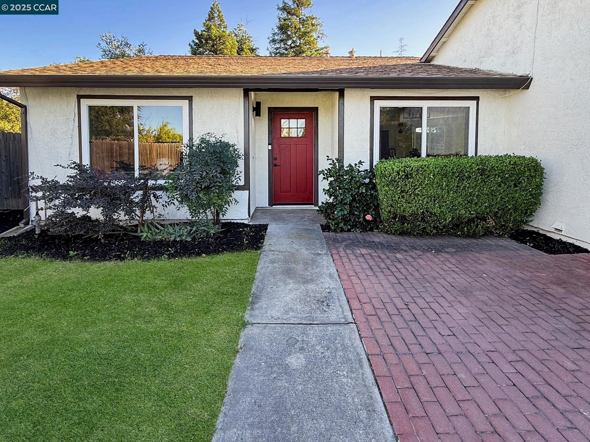 Detail Gallery Image 2 of 29 For 7128 Parkvale Way, Citrus Heights,  CA 95621 - 3 Beds | 2 Baths