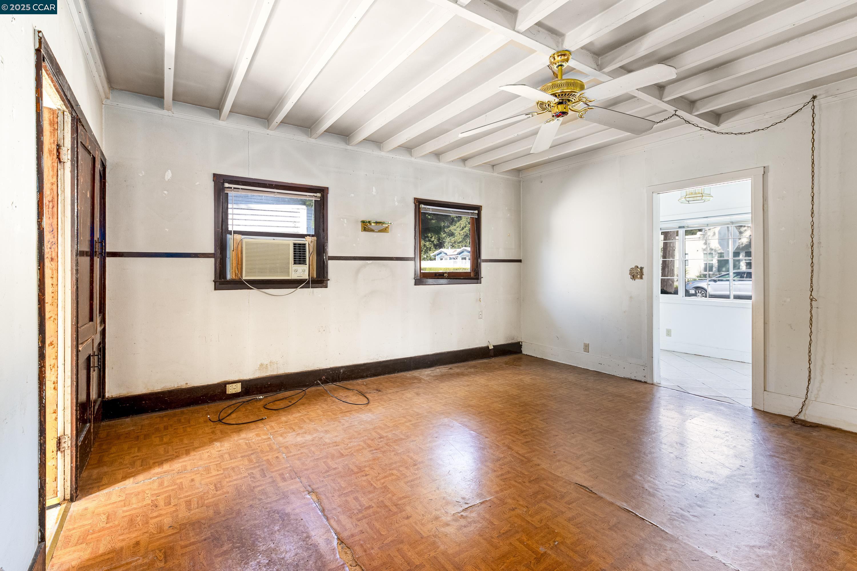 Detail Gallery Image 12 of 30 For 6391 Hillmont Dr, Oakland,  CA 94605 - 2 Beds | 1 Baths