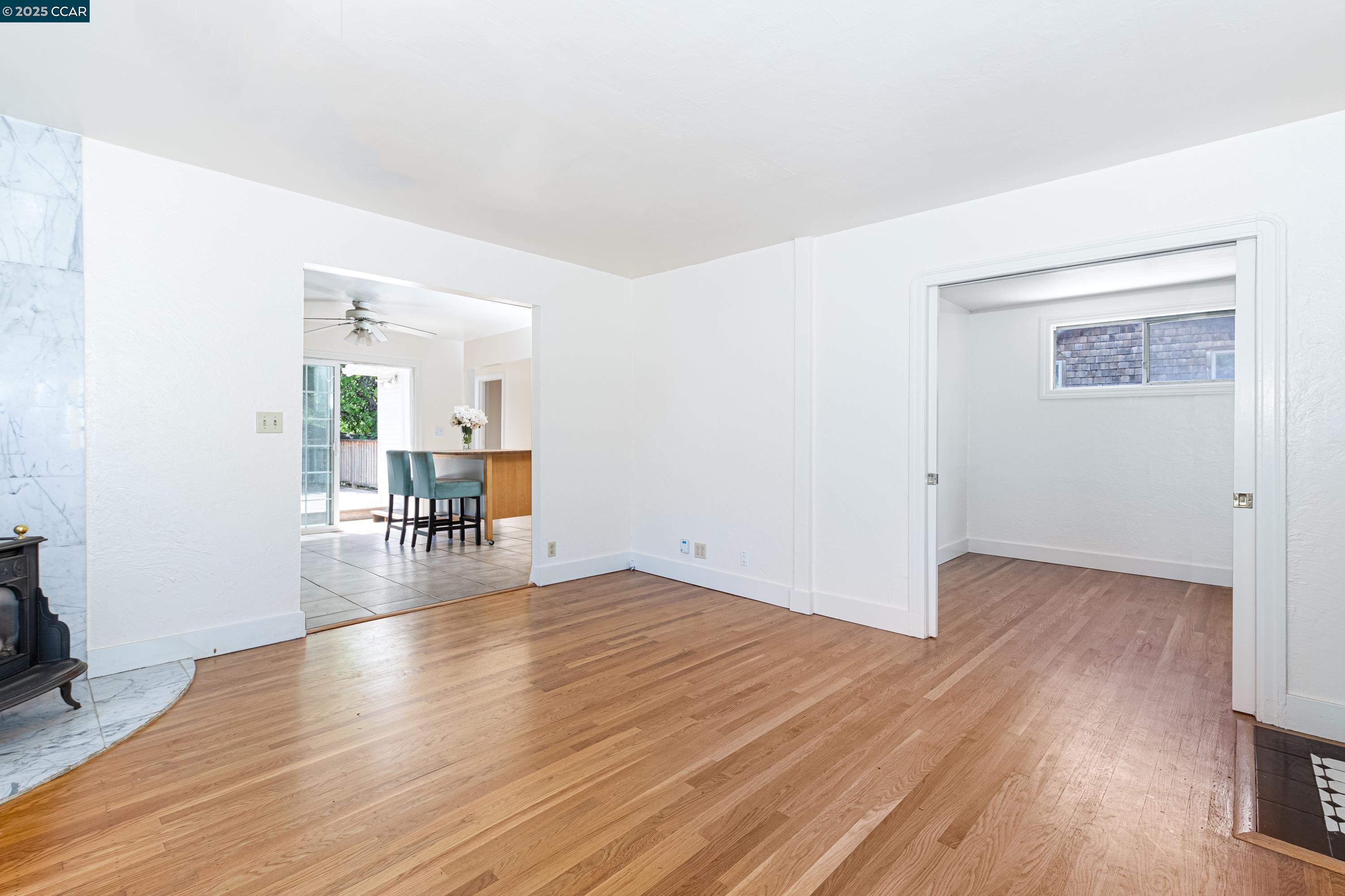 Detail Gallery Image 8 of 27 For 6383 Hillmont Dr, Oakland,  CA 94605 - 3 Beds | 1 Baths