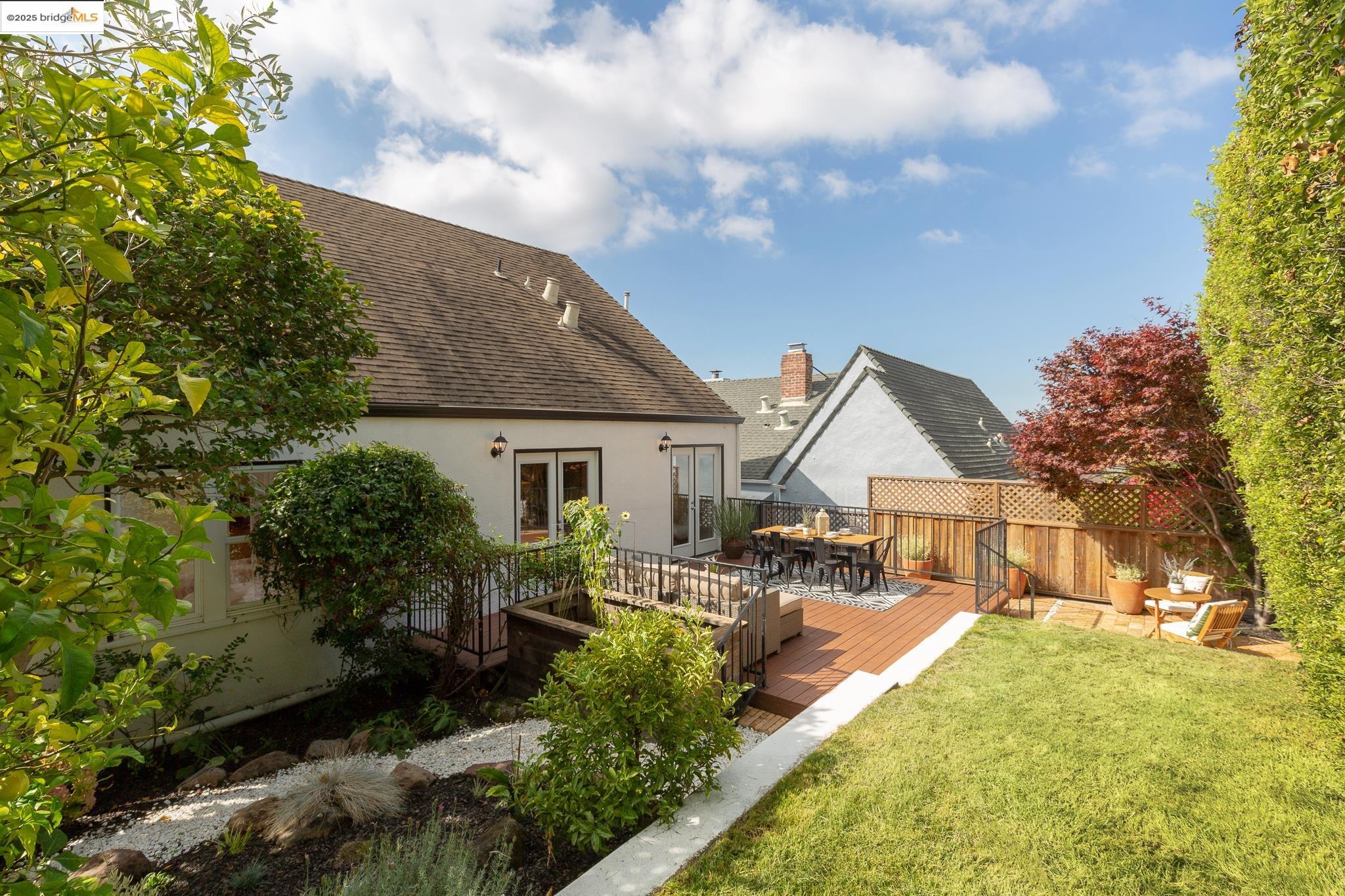 Detail Gallery Image 50 of 54 For 542 Midcrest Rd, Oakland,  CA 94610 - 2 Beds | 2 Baths