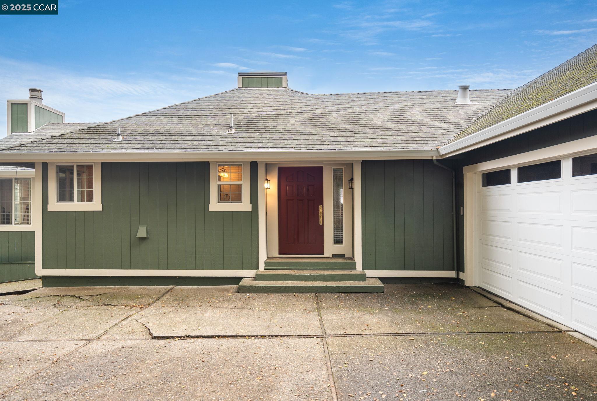 Detail Gallery Image 4 of 60 For 1 Harris Hill Dr, Novato,  CA 94947 - 4 Beds | 2/1 Baths