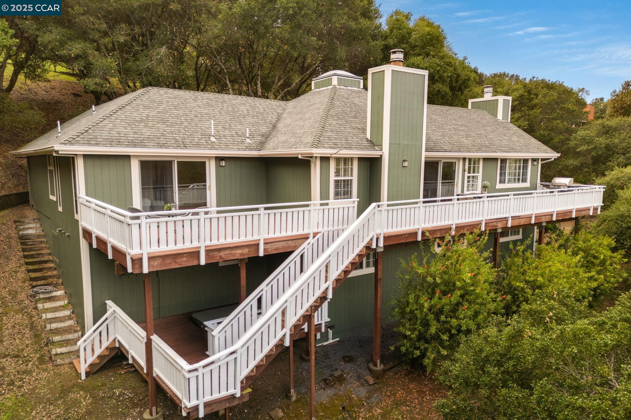 Detail Gallery Image 6 of 60 For 1 Harris Hill Dr, Novato,  CA 94947 - 4 Beds | 2/1 Baths