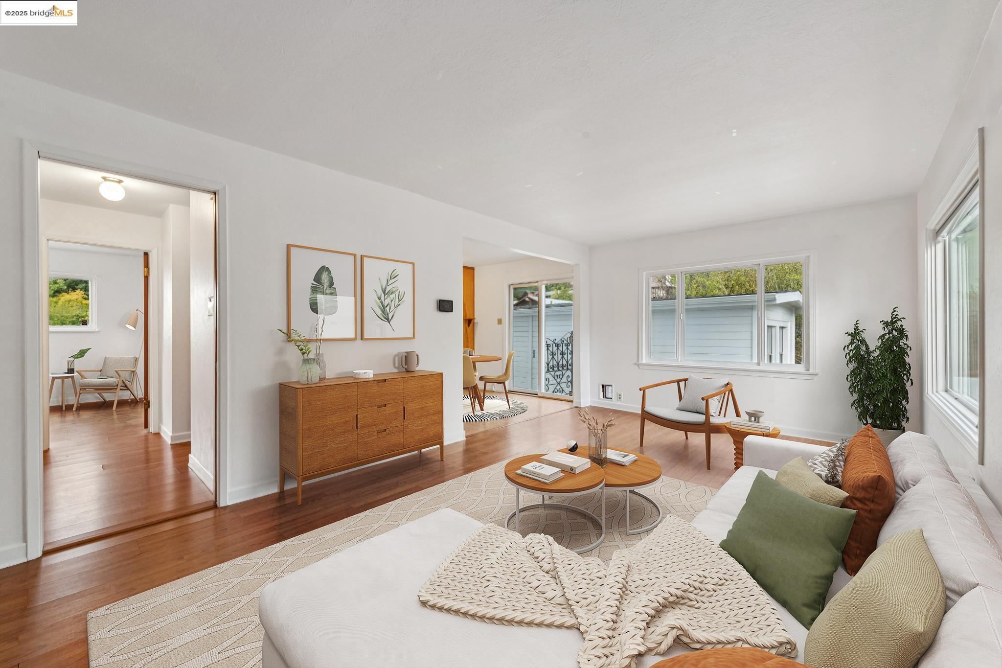 Front Image Thumbnail for EB41115135