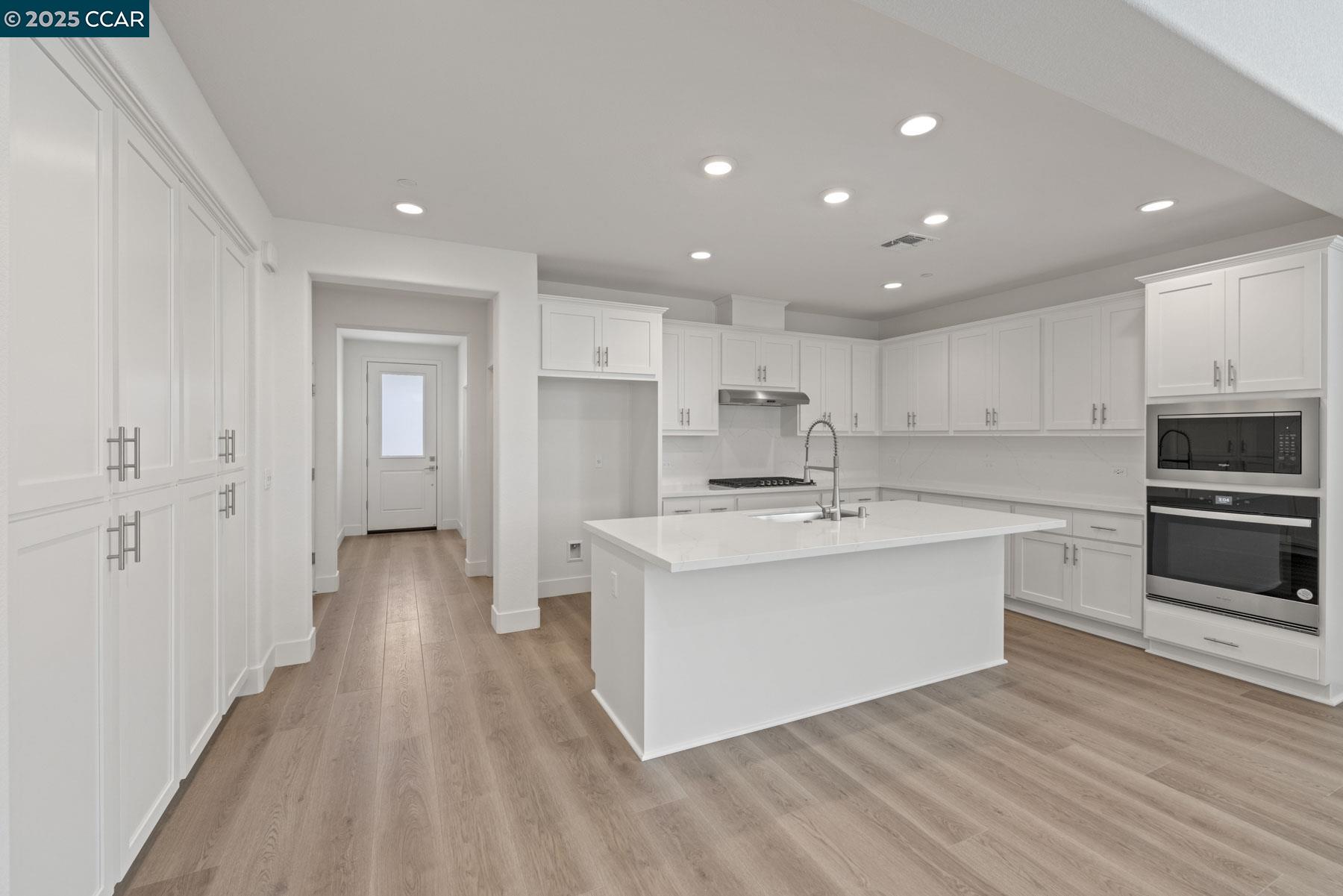 Detail Gallery Image 10 of 39 For 127 Bodega Drive, Lodi,  CA 95240-0000 - 4 Beds | 2/1 Baths