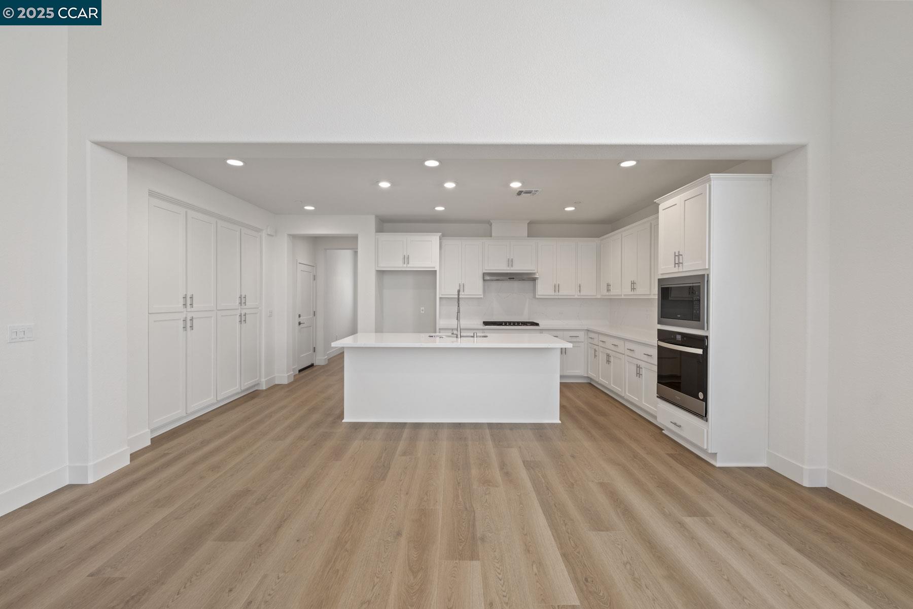 Detail Gallery Image 11 of 39 For 127 Bodega Drive, Lodi,  CA 95240-0000 - 4 Beds | 2/1 Baths