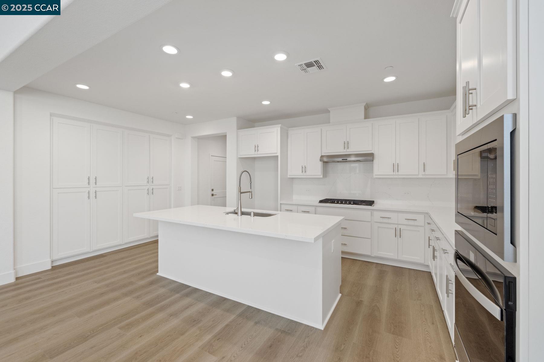 Detail Gallery Image 12 of 39 For 127 Bodega Drive, Lodi,  CA 95240-0000 - 4 Beds | 2/1 Baths