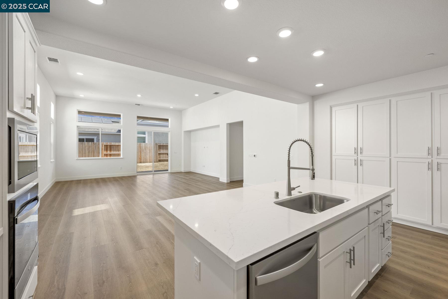 Detail Gallery Image 13 of 39 For 127 Bodega Drive, Lodi,  CA 95240-0000 - 4 Beds | 2/1 Baths