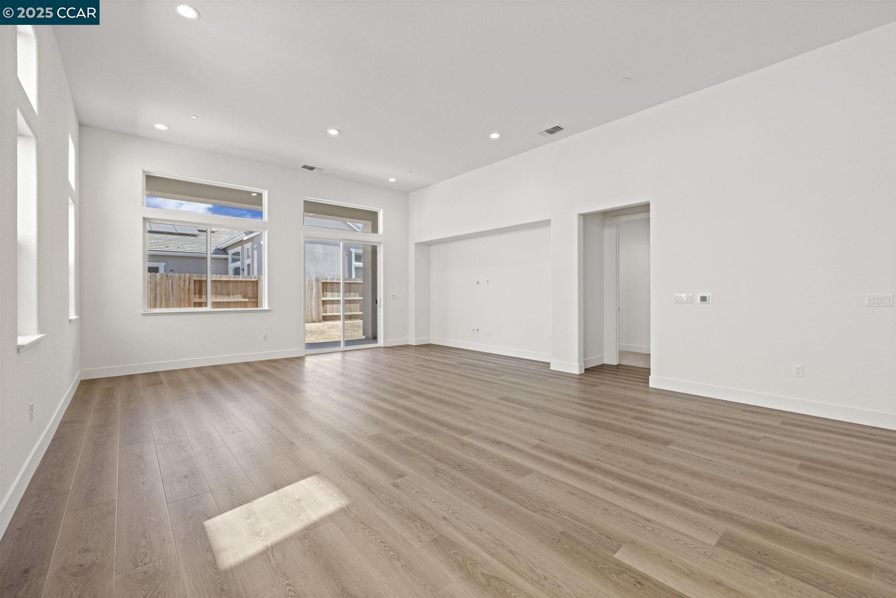 Detail Gallery Image 15 of 39 For 127 Bodega Drive, Lodi,  CA 95240-0000 - 4 Beds | 2/1 Baths