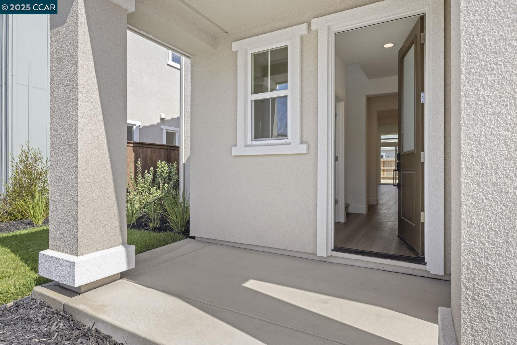 Detail Gallery Image 4 of 39 For 127 Bodega Drive, Lodi,  CA 95240-0000 - 4 Beds | 2/1 Baths