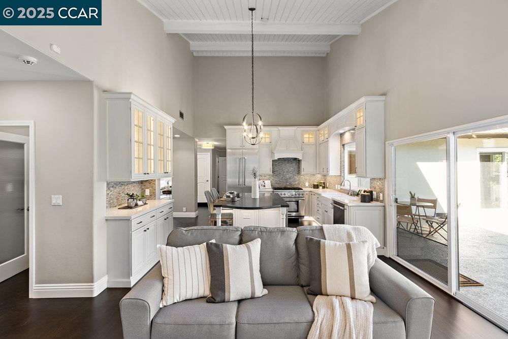 Detail Gallery Image 23 of 59 For 1910 Morello Ave, Pleasant Hill,  CA 94523 - 4 Beds | 2 Baths