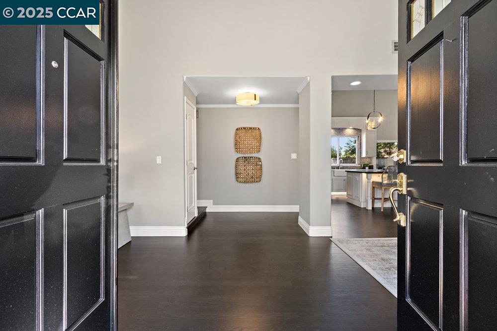 Detail Gallery Image 5 of 59 For 1910 Morello Ave, Pleasant Hill,  CA 94523 - 4 Beds | 2 Baths