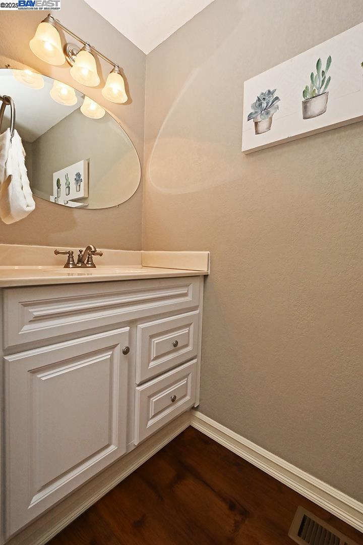 Detail Gallery Image 17 of 35 For 4832 Knox Gate Ct, Pleasanton,  CA 94566 - 4 Beds | 2/1 Baths