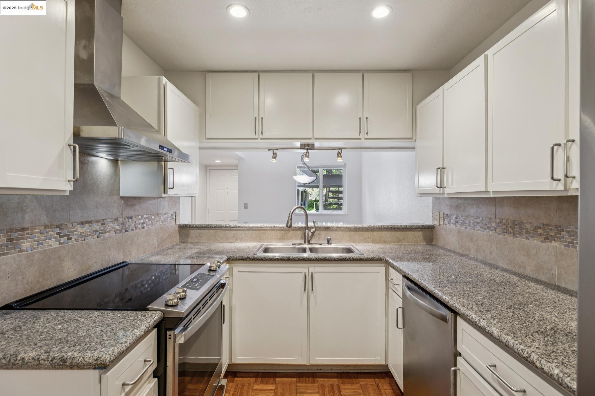 Photo #12: 41115147 Listing: Photo #12