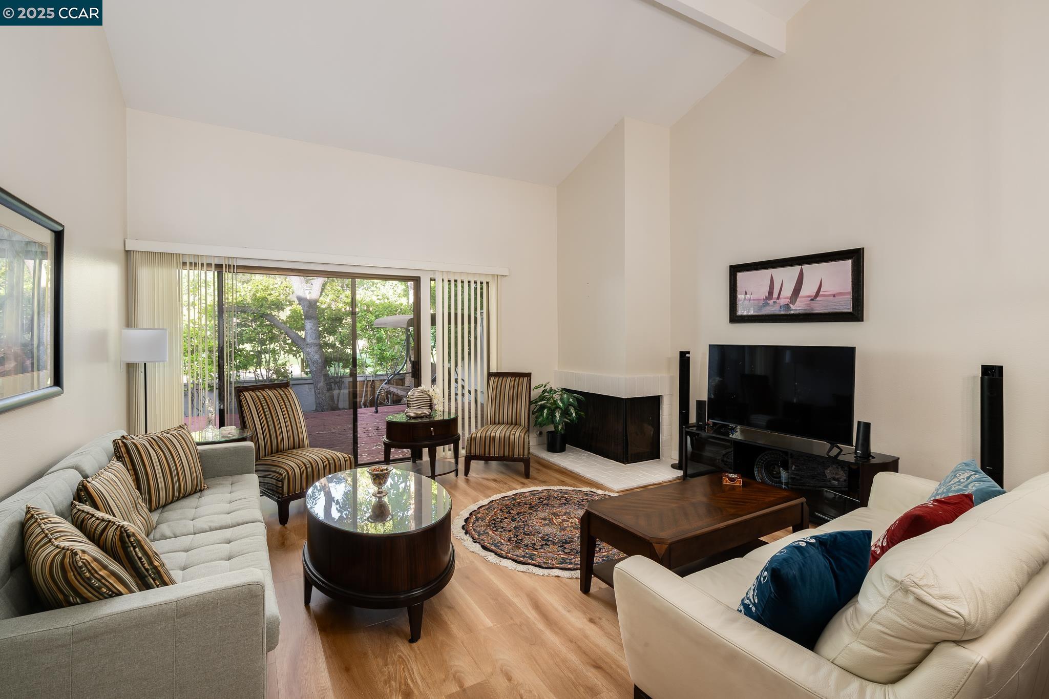 Detail Gallery Image 12 of 31 For 1942 Rancho Verde Circle E, Danville,  CA 94526 - 3 Beds | 2 Baths