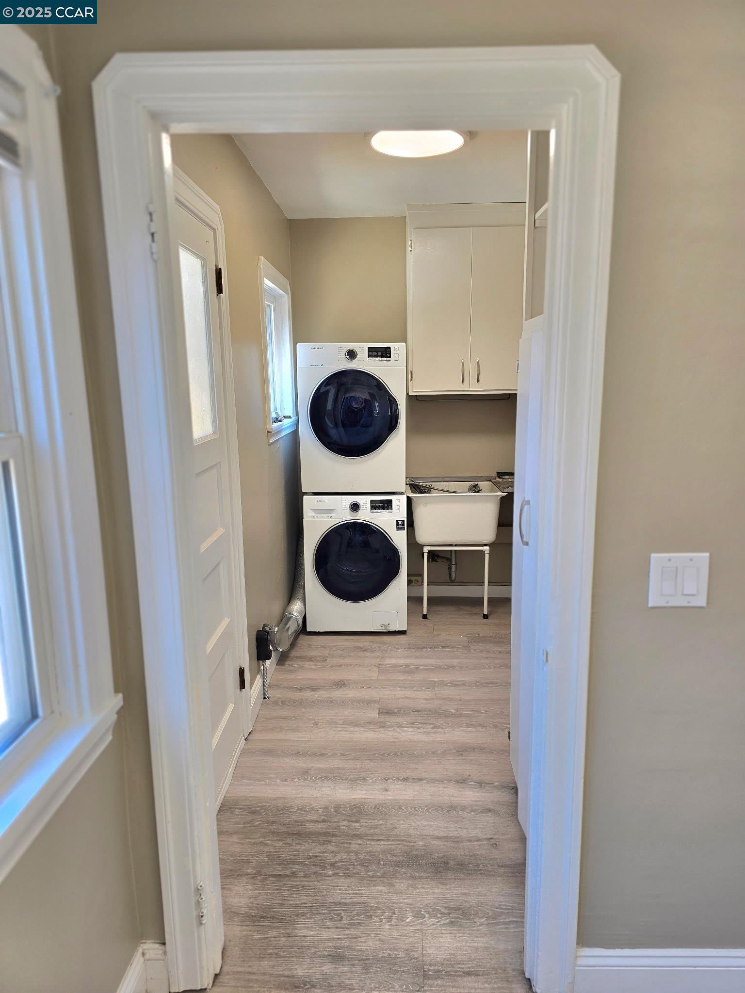 Detail Gallery Image 12 of 16 For 1129 Bishop St, Alameda,  CA 94501-5405 - 3 Beds | 1 Baths