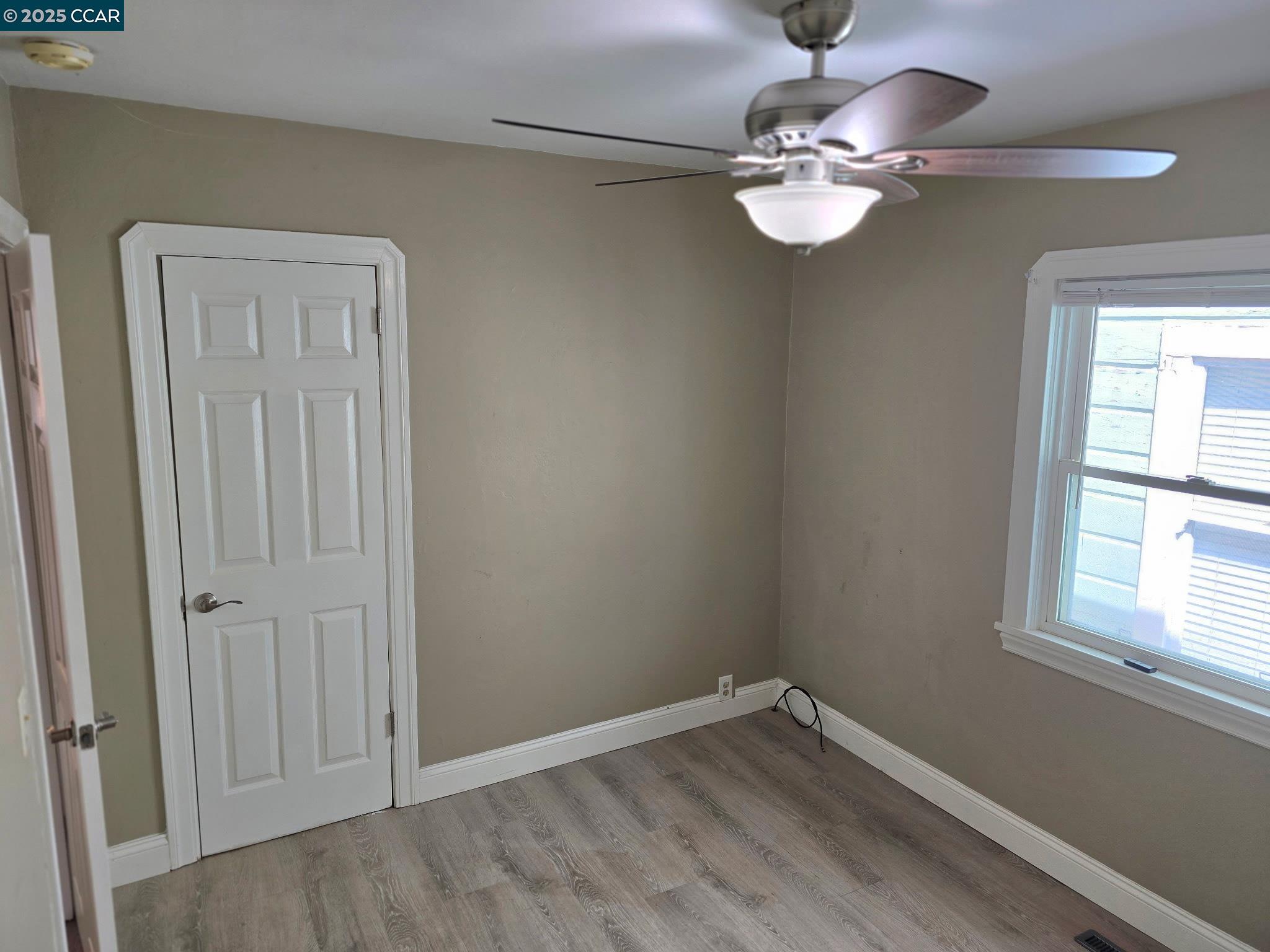 Detail Gallery Image 9 of 16 For 1129 Bishop St, Alameda,  CA 94501-5405 - 3 Beds | 1 Baths