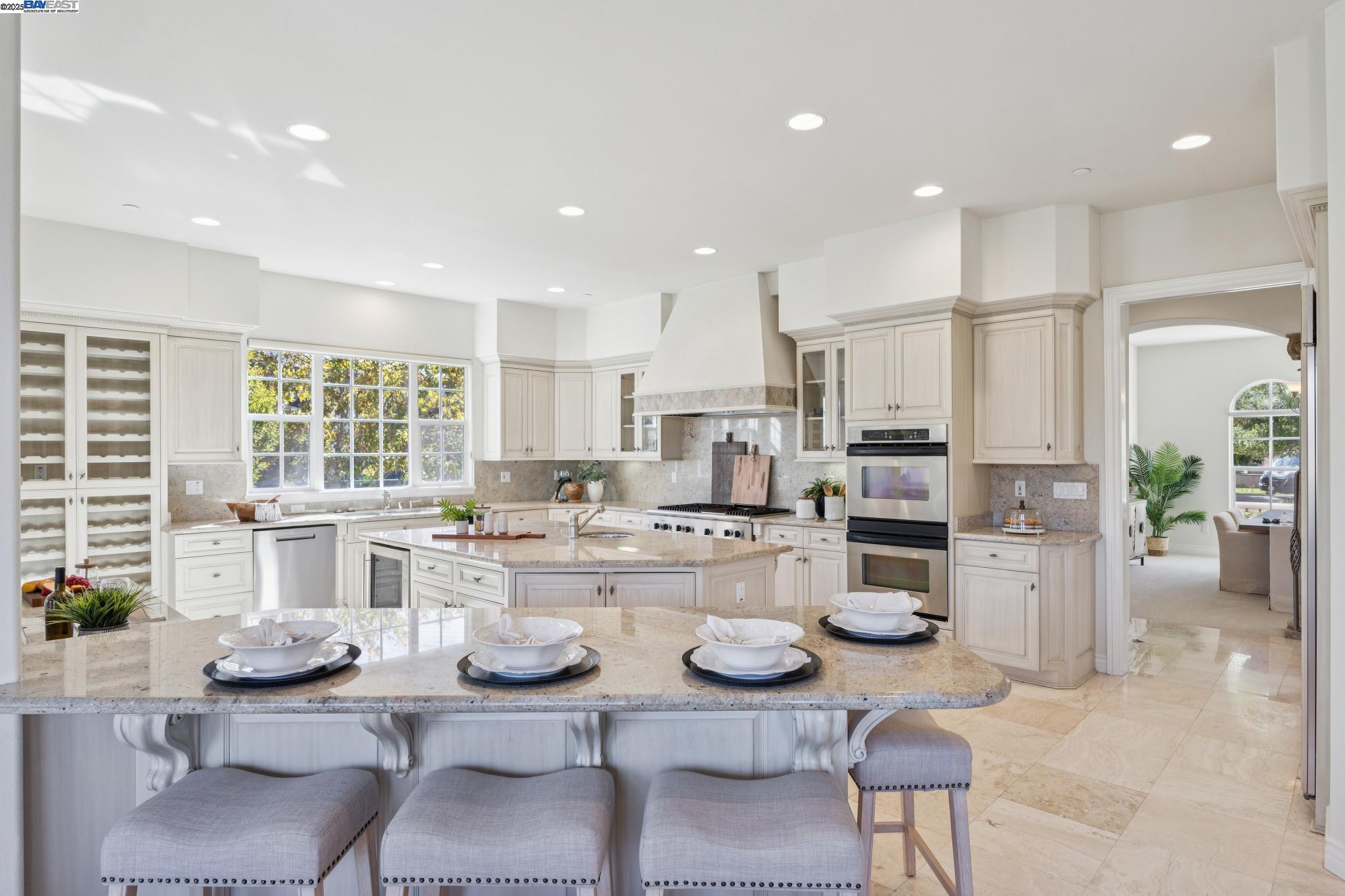 Detail Gallery Image 14 of 59 For 3964 Vierra St, Pleasanton,  CA 94566 - 5 Beds | 5 Baths