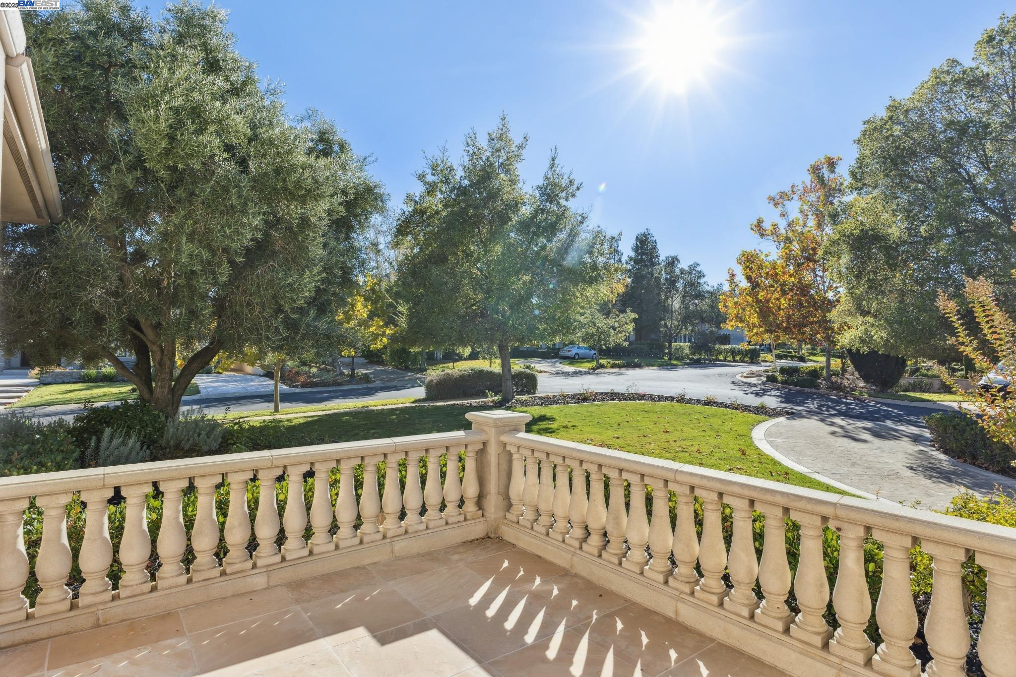 Detail Gallery Image 5 of 59 For 3964 Vierra St, Pleasanton,  CA 94566 - 5 Beds | 5 Baths