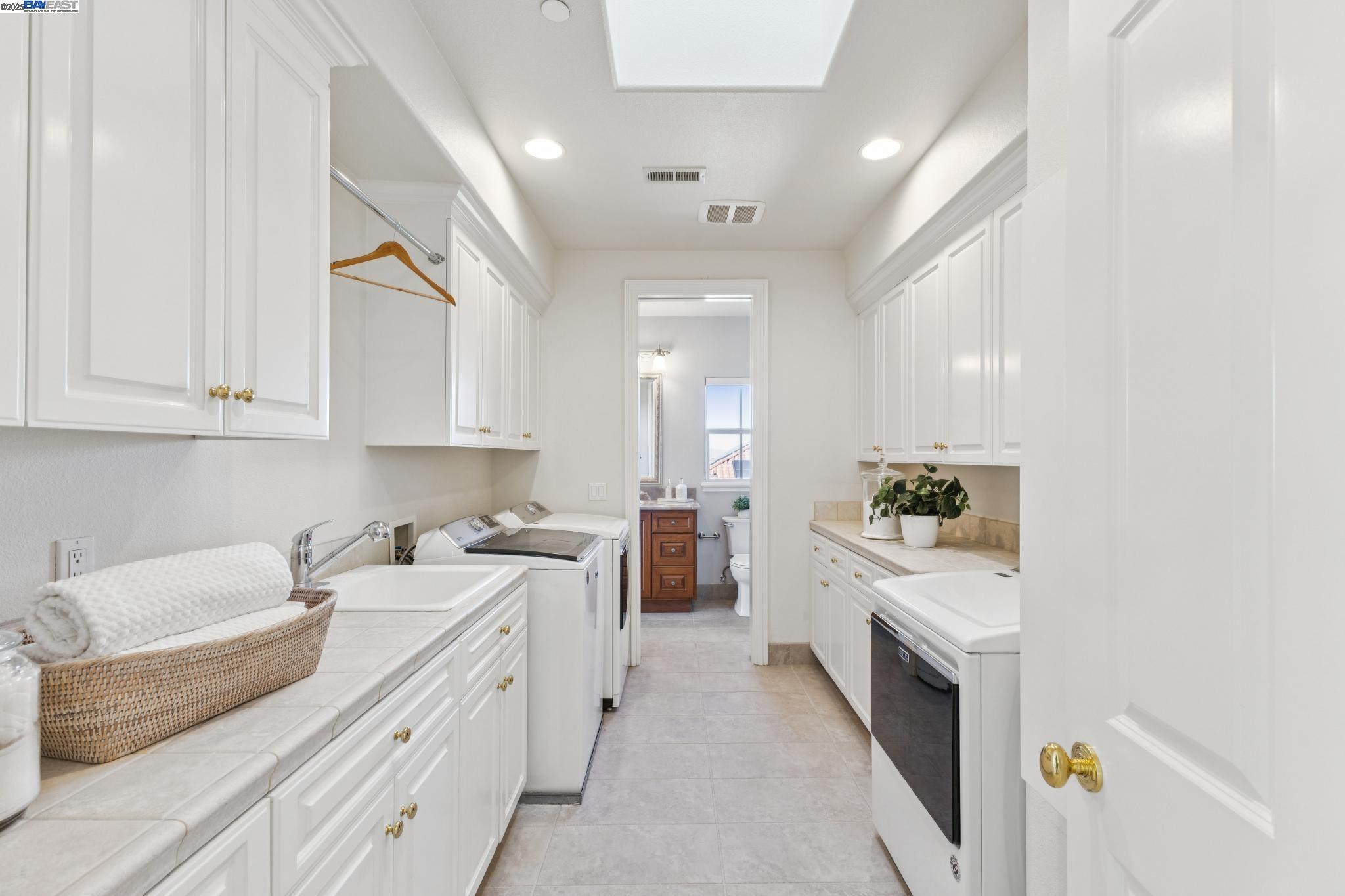 Detail Gallery Image 45 of 59 For 3964 Vierra St, Pleasanton,  CA 94566 - 5 Beds | 5 Baths