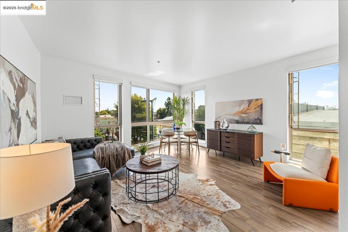 Front Image Thumbnail for EB41115163