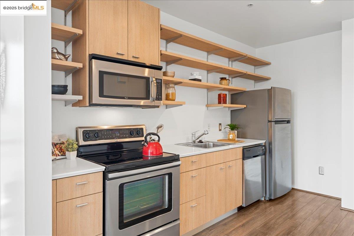 Detail Gallery Image 15 of 33 For 1201 Pine St #365,  Oakland,  CA 94607 - 1 Beds | 1 Baths