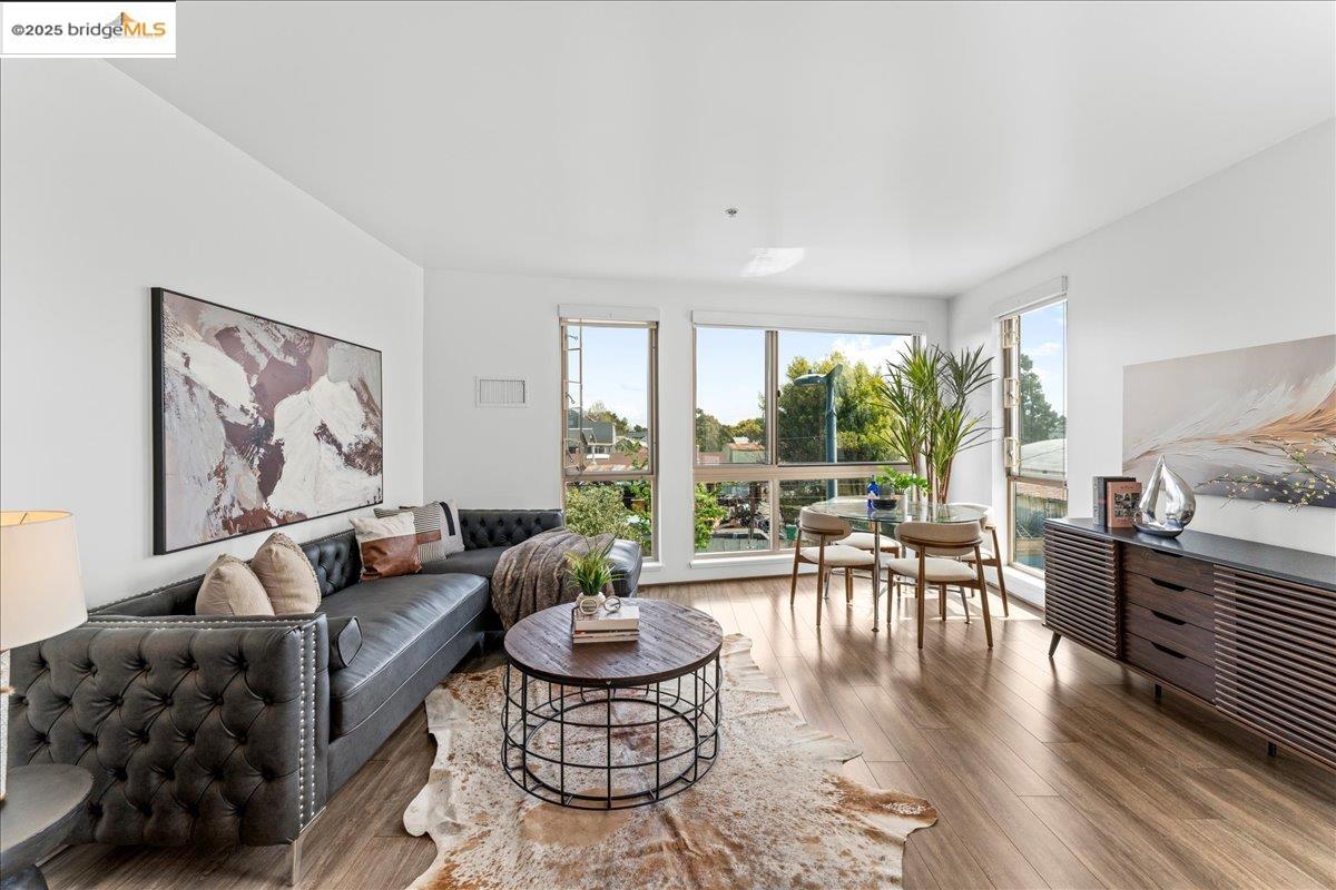 Detail Gallery Image 7 of 33 For 1201 Pine St #365,  Oakland,  CA 94607 - 1 Beds | 1 Baths