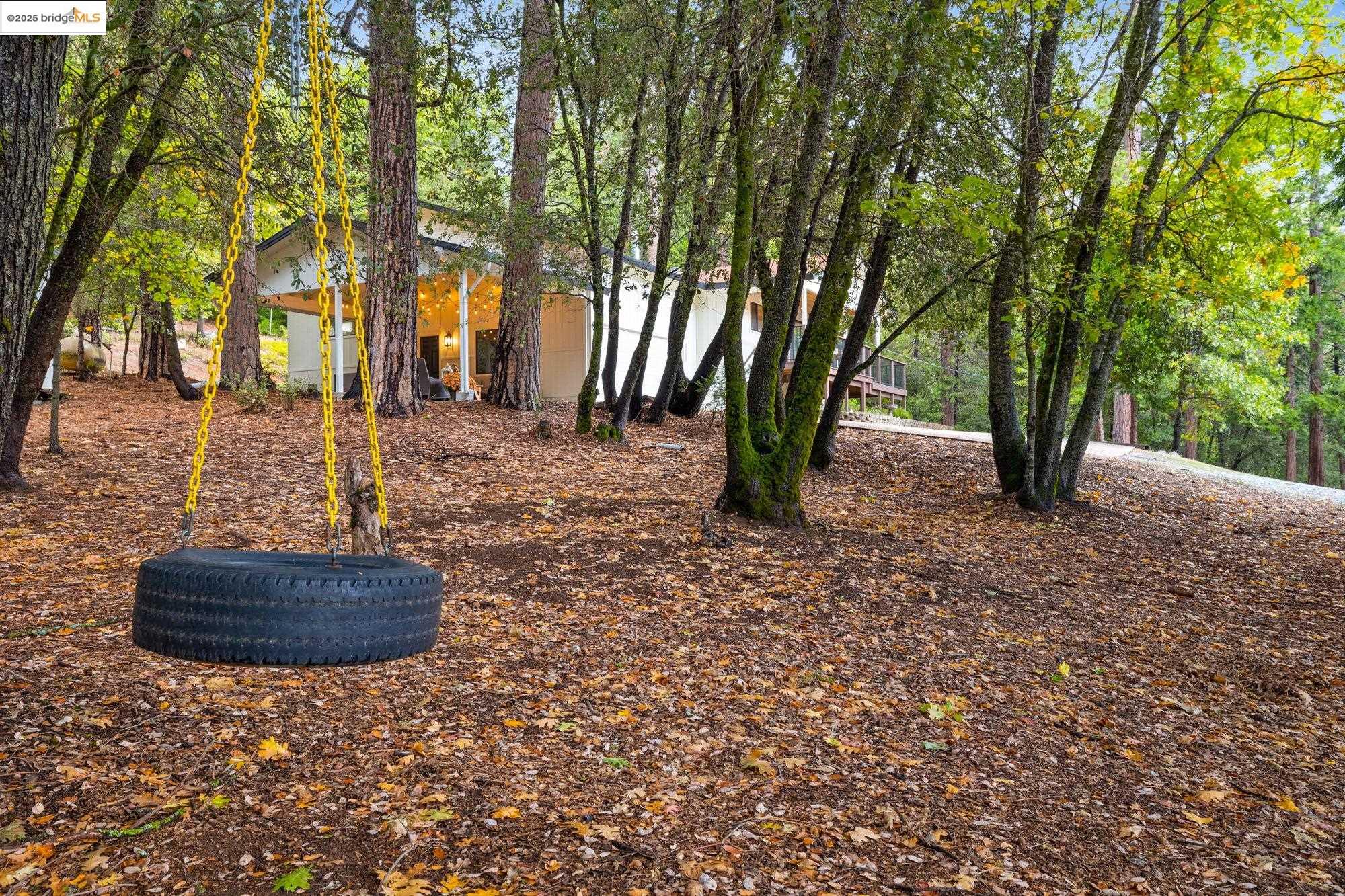 Detail Gallery Image 3 of 35 For 23500 Middle Camp Rd, Twain Harte,  CA 95383 - 3 Beds | 2/1 Baths