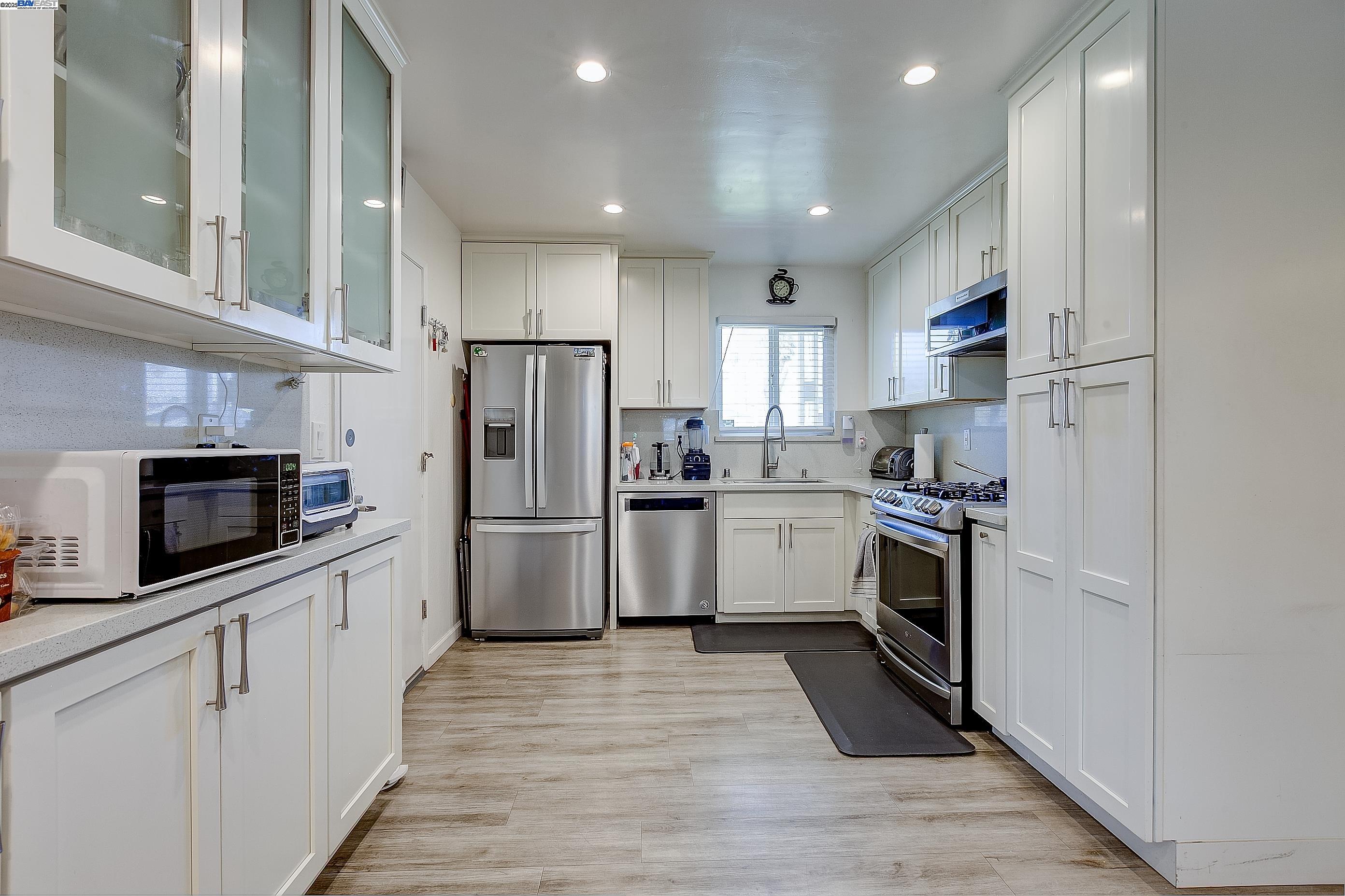 Detail Gallery Image 13 of 34 For 5330 Coco Palm Dr, Fremont,  CA 94538 - 4 Beds | 2 Baths