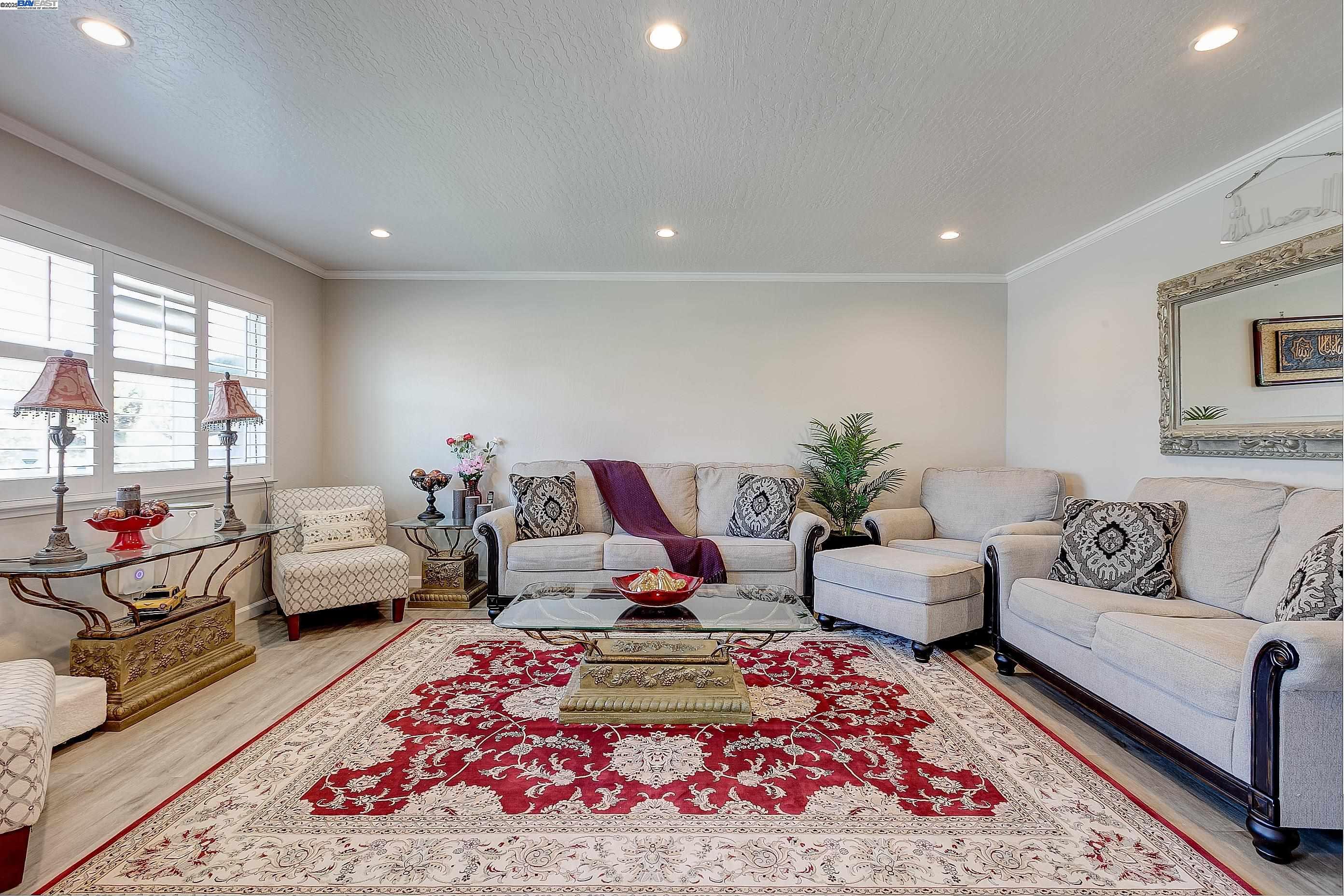 Detail Gallery Image 8 of 34 For 5330 Coco Palm Dr, Fremont,  CA 94538 - 4 Beds | 2 Baths