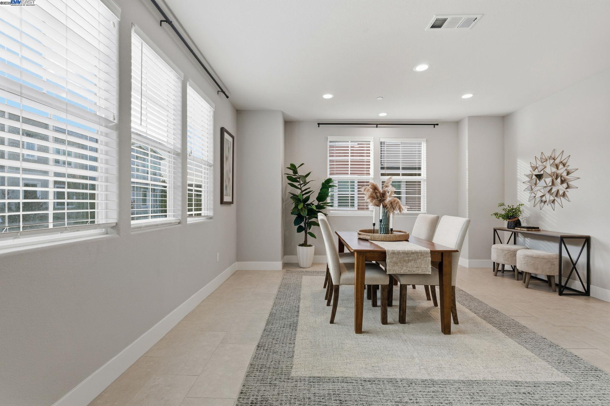 Detail Gallery Image 14 of 37 For 201 Jetty Dr, Richmond,  CA 94804 - 3 Beds | 3/1 Baths