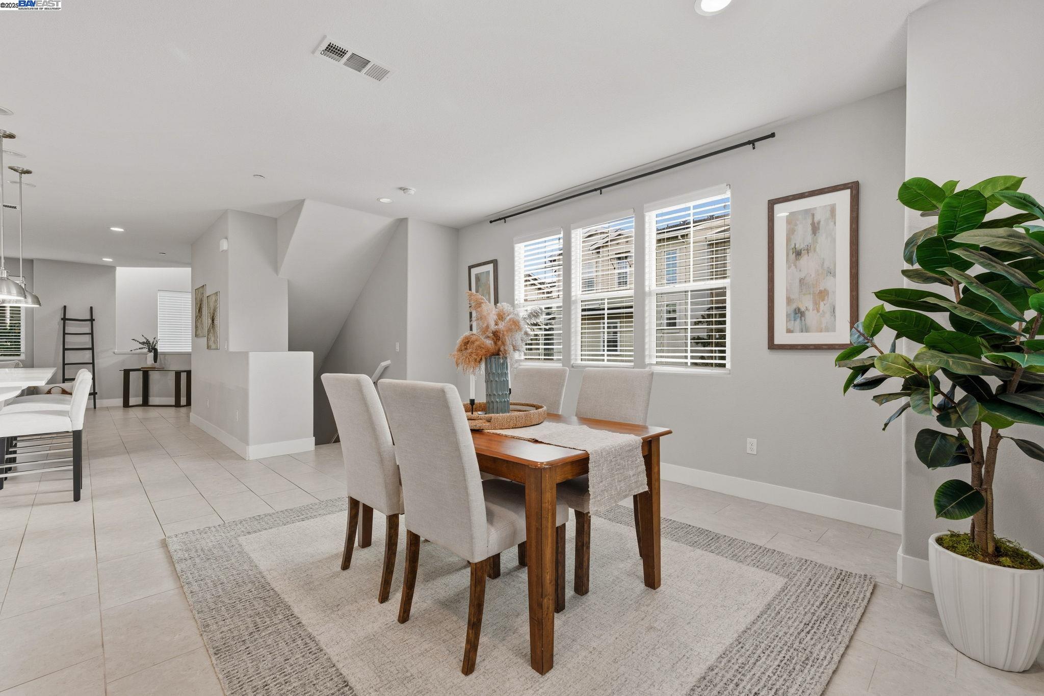 Detail Gallery Image 16 of 37 For 201 Jetty Dr, Richmond,  CA 94804 - 3 Beds | 3/1 Baths