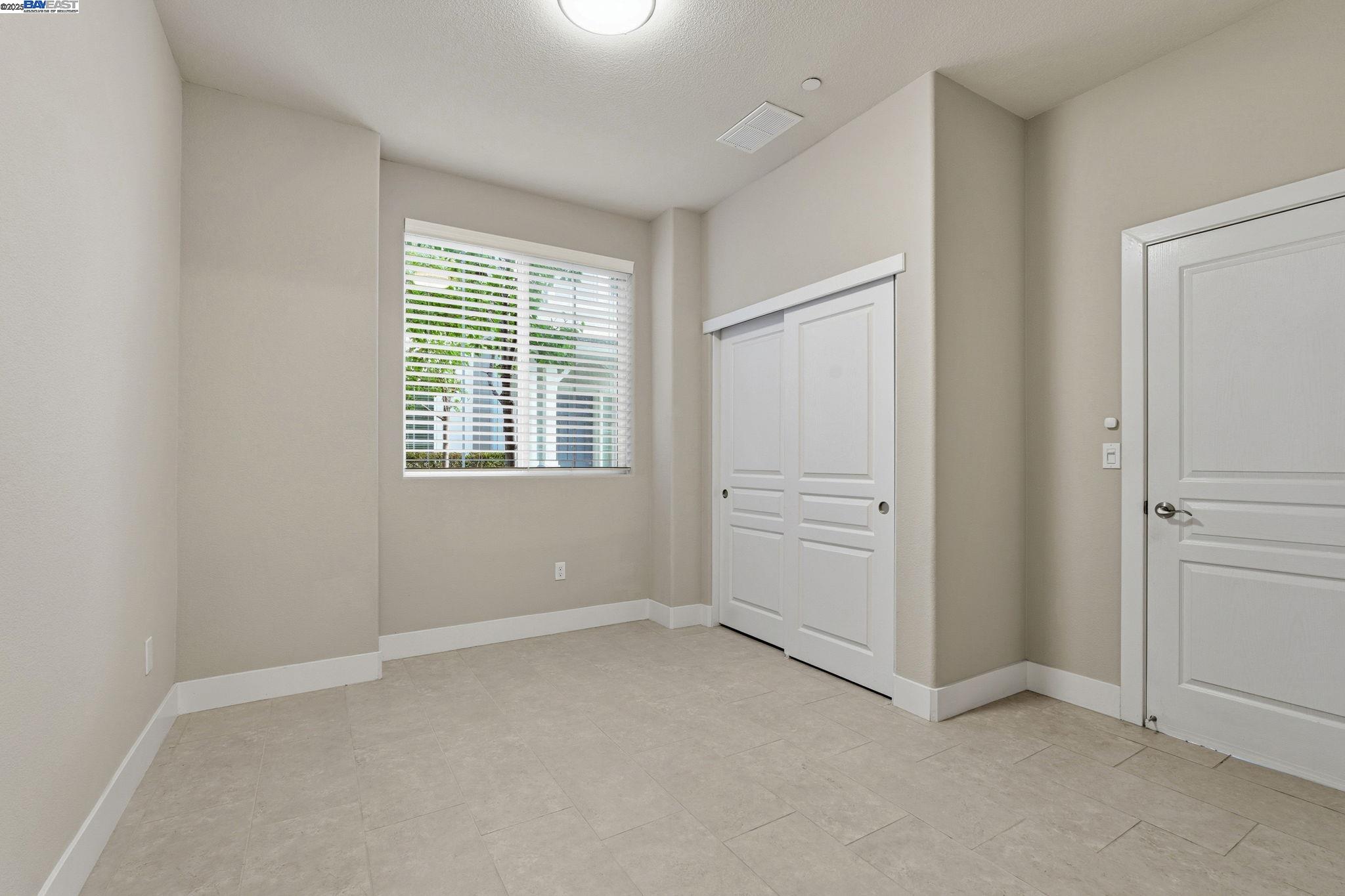 Detail Gallery Image 19 of 37 For 201 Jetty Dr, Richmond,  CA 94804 - 3 Beds | 3/1 Baths