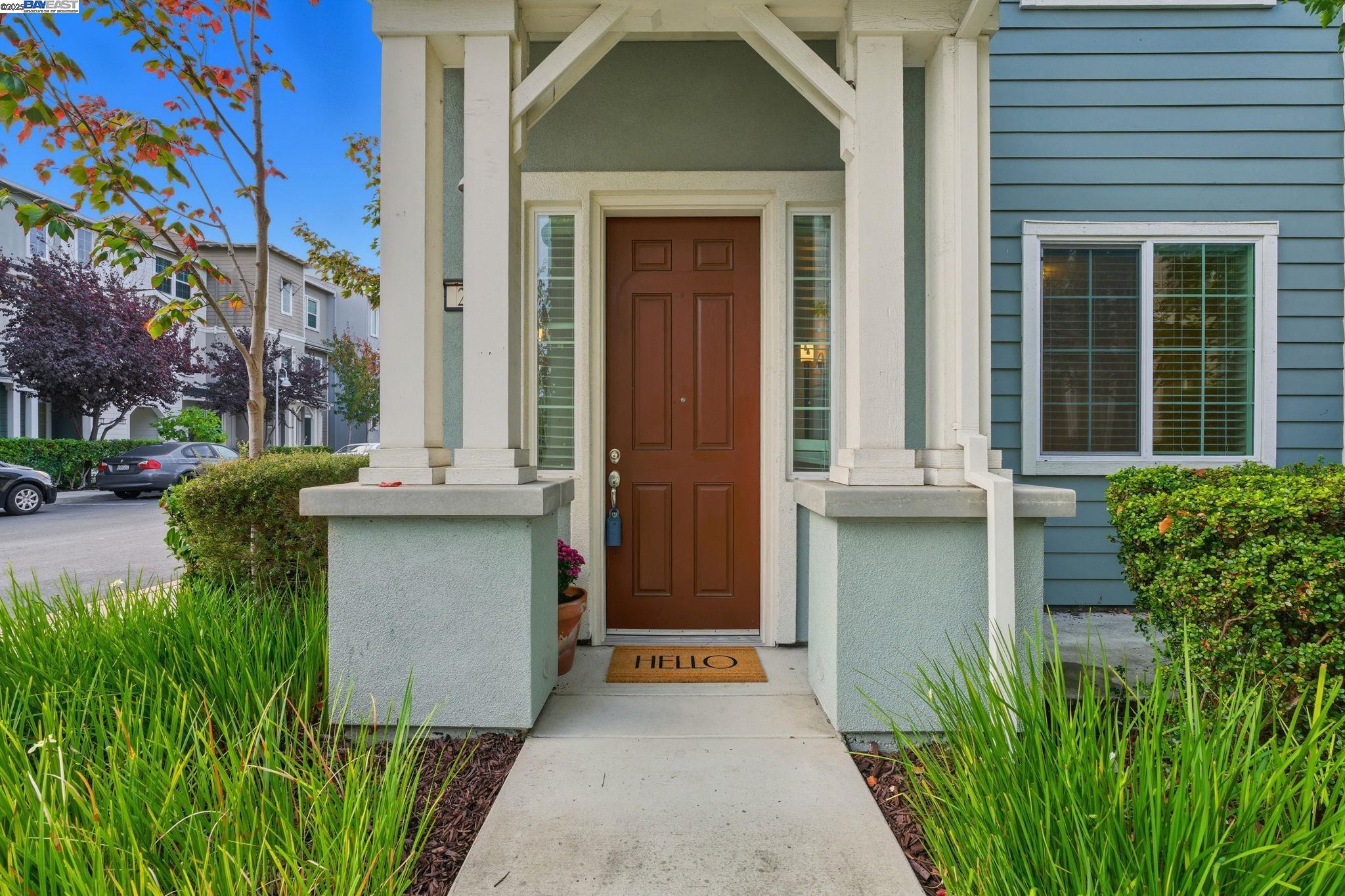 Detail Gallery Image 3 of 37 For 201 Jetty Dr, Richmond,  CA 94804 - 3 Beds | 3/1 Baths