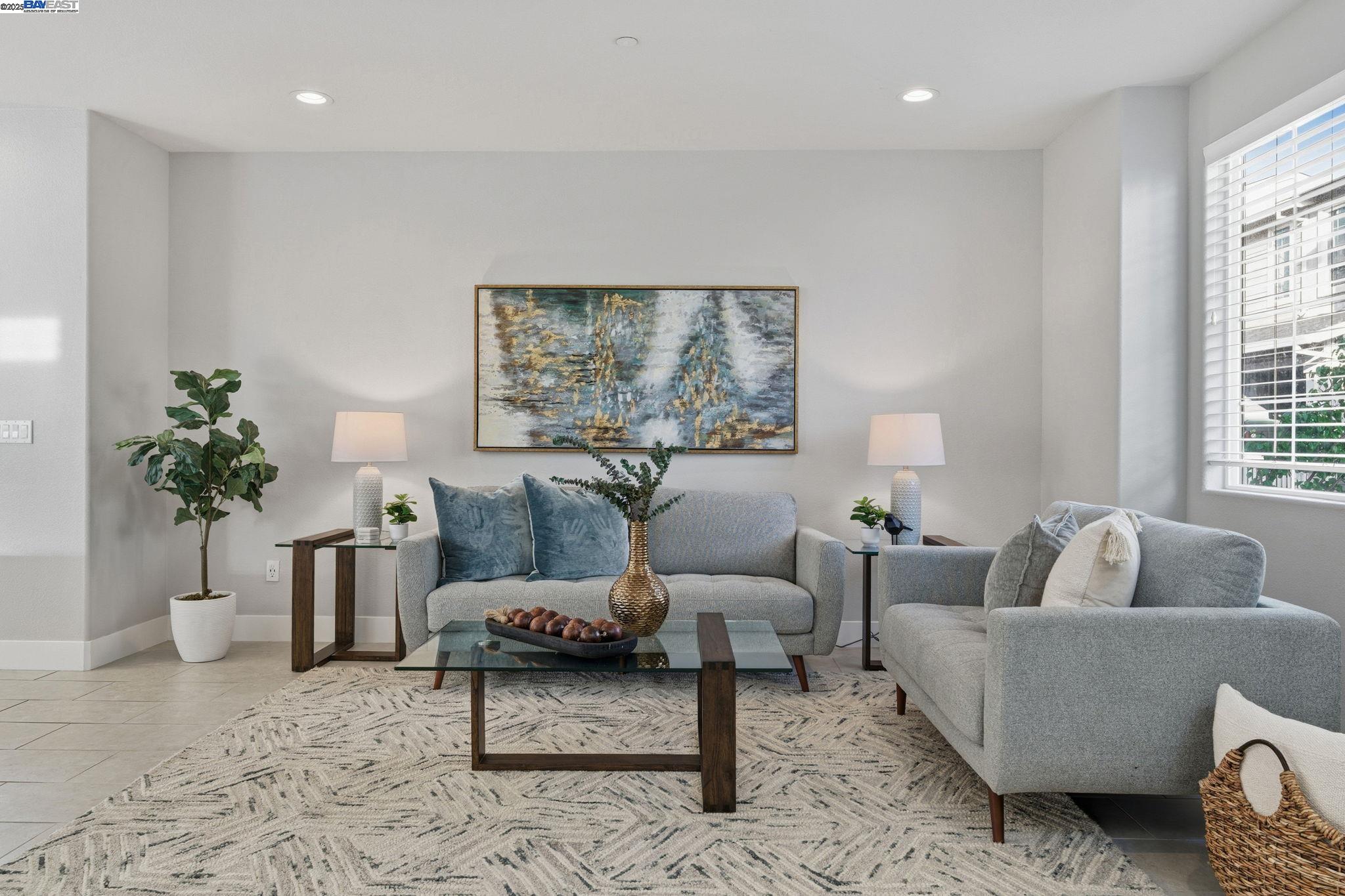 Detail Gallery Image 7 of 37 For 201 Jetty Dr, Richmond,  CA 94804 - 3 Beds | 3/1 Baths