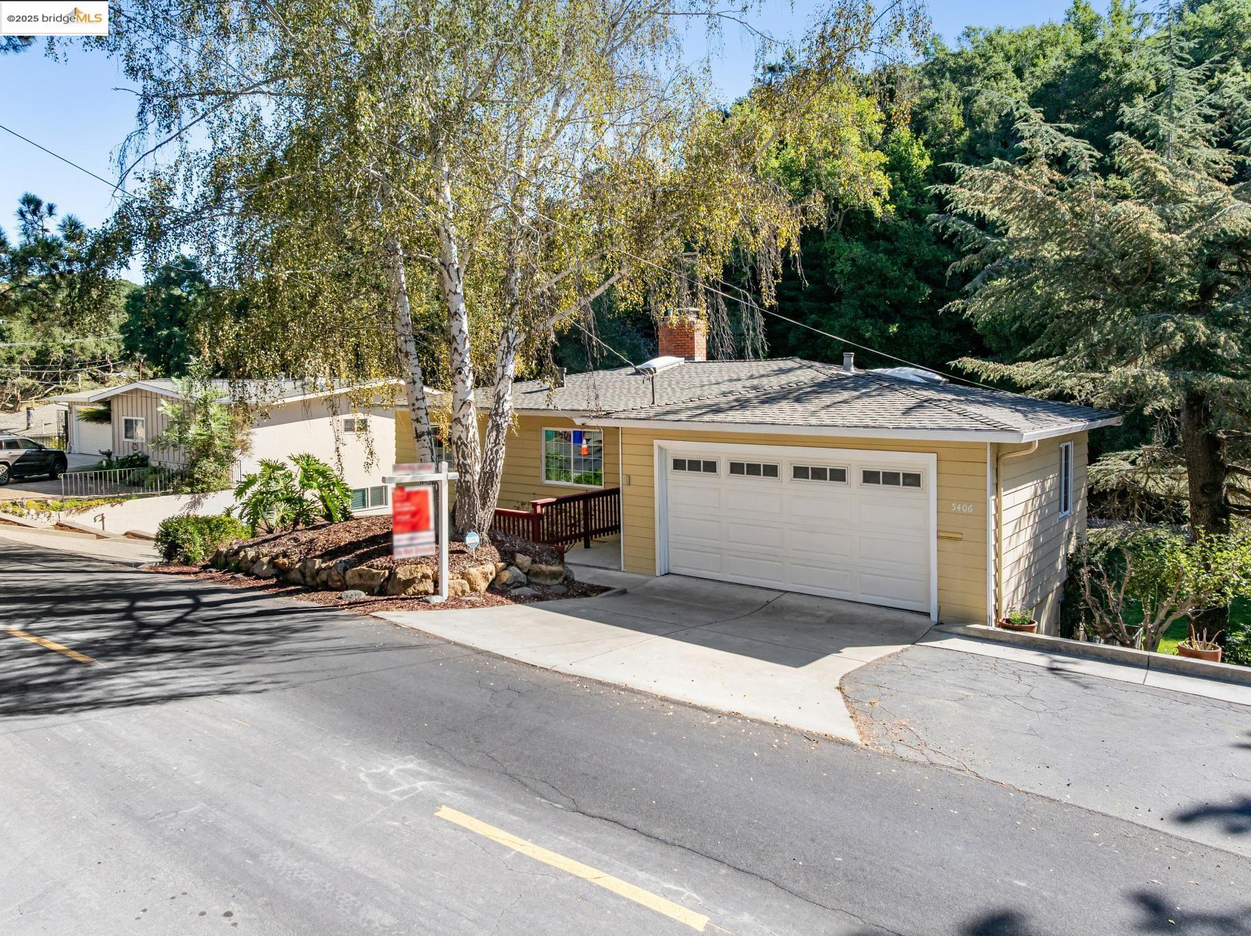 Detail Gallery Image 3 of 60 For 5406 Sobrante Ave, El Sobrante,  CA 94803 - 3 Beds | 2 Baths