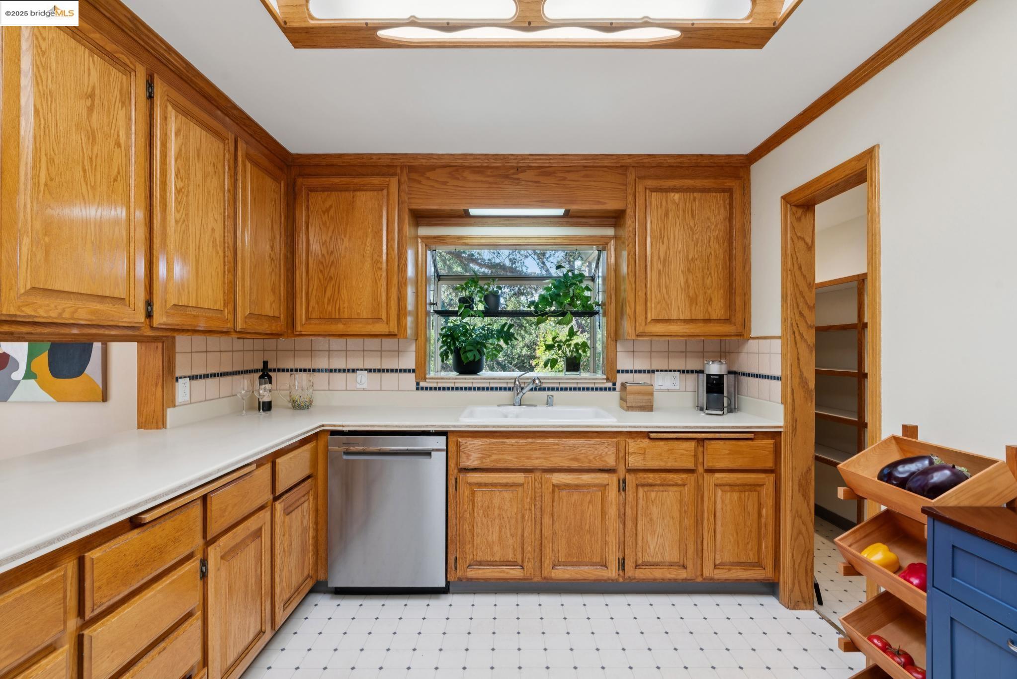 Detail Gallery Image 25 of 60 For 5406 Sobrante Ave, El Sobrante,  CA 94803 - 3 Beds | 2 Baths