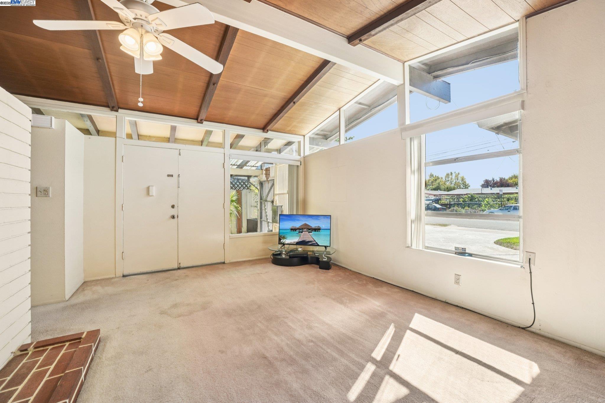 Detail Gallery Image 7 of 49 For 27342 Capri Ave, Hayward,  CA 94545 - 3 Beds | 2 Baths