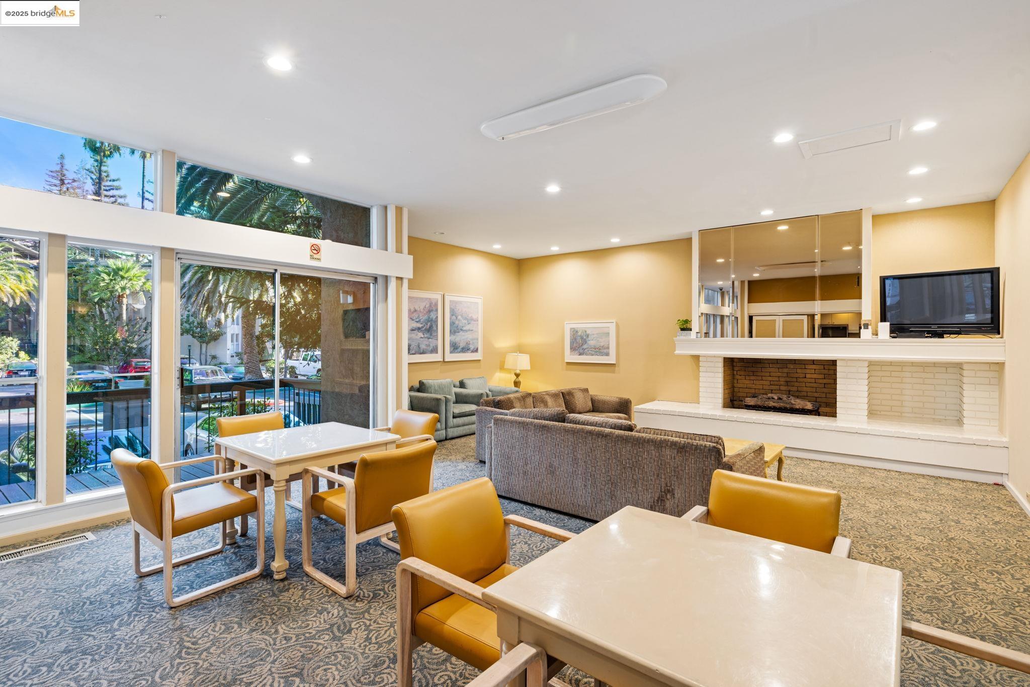 Detail Gallery Image 22 of 39 For 155 Sharene Ln #111,  Walnut Creek,  CA 94596 - 1 Beds | 1 Baths