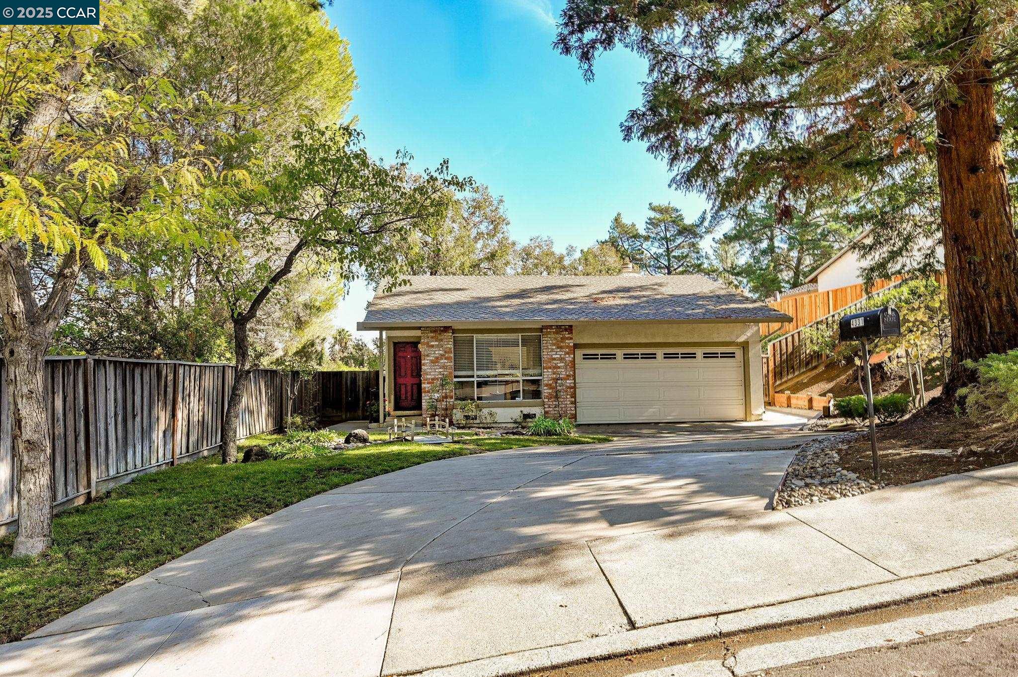 Front Image Thumbnail for CC41115187