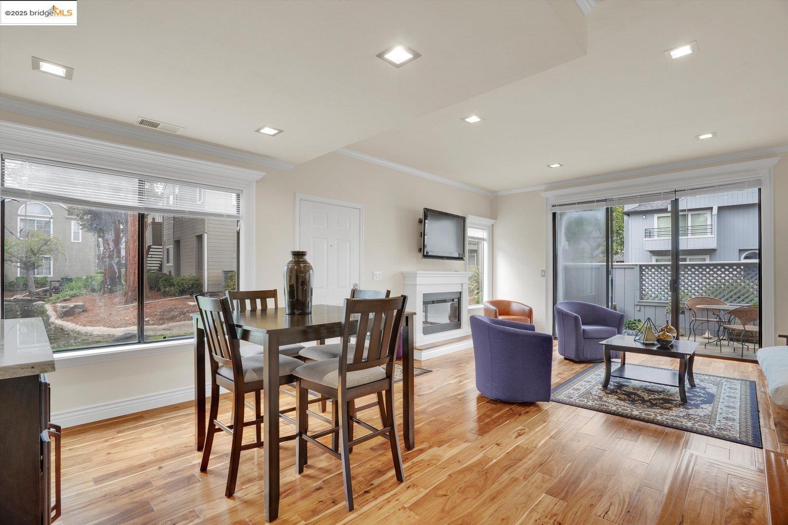 Detail Gallery Image 13 of 33 For 223 Sunspring Ct, Pleasant Hill,  CA 94523 - 3 Beds | 2/1 Baths