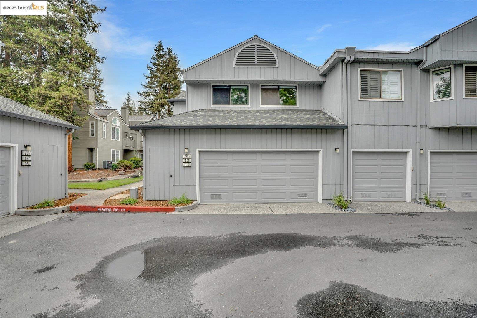 Detail Gallery Image 3 of 34 For 223 Sunspring Ct, Pleasant Hill,  CA 94523 - 3 Beds | 2/1 Baths