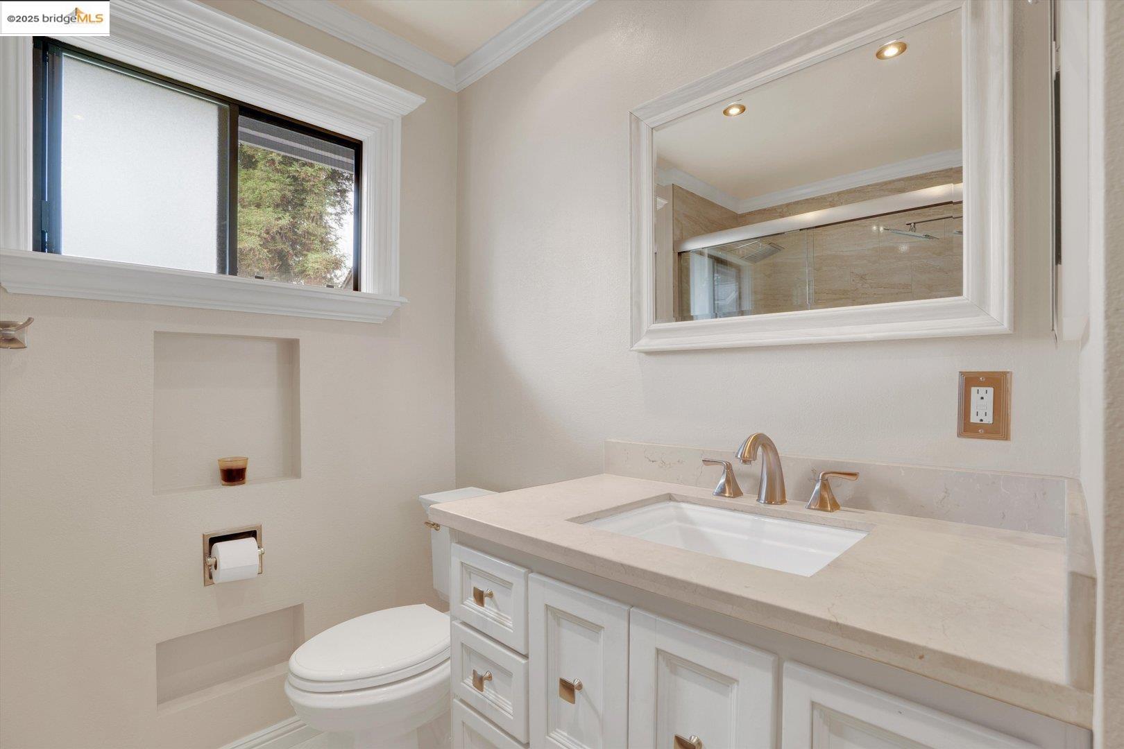 Detail Gallery Image 22 of 33 For 223 Sunspring Ct, Pleasant Hill,  CA 94523 - 3 Beds | 2/1 Baths
