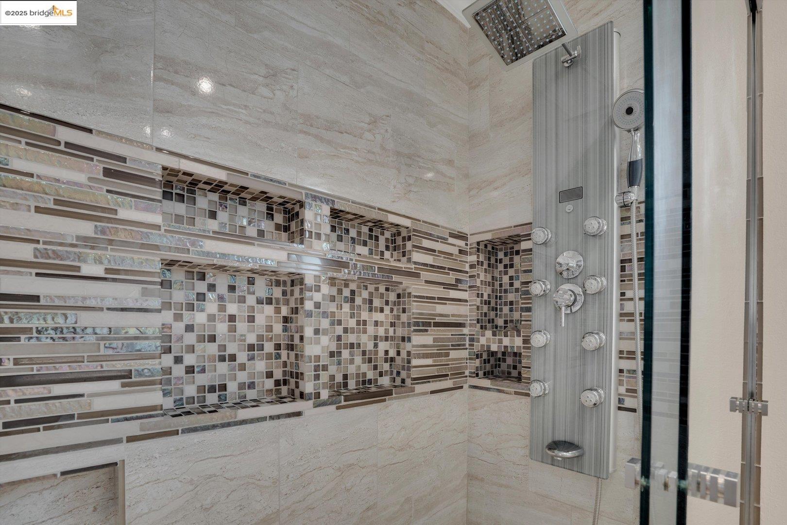 Detail Gallery Image 25 of 33 For 223 Sunspring Ct, Pleasant Hill,  CA 94523 - 3 Beds | 2/1 Baths