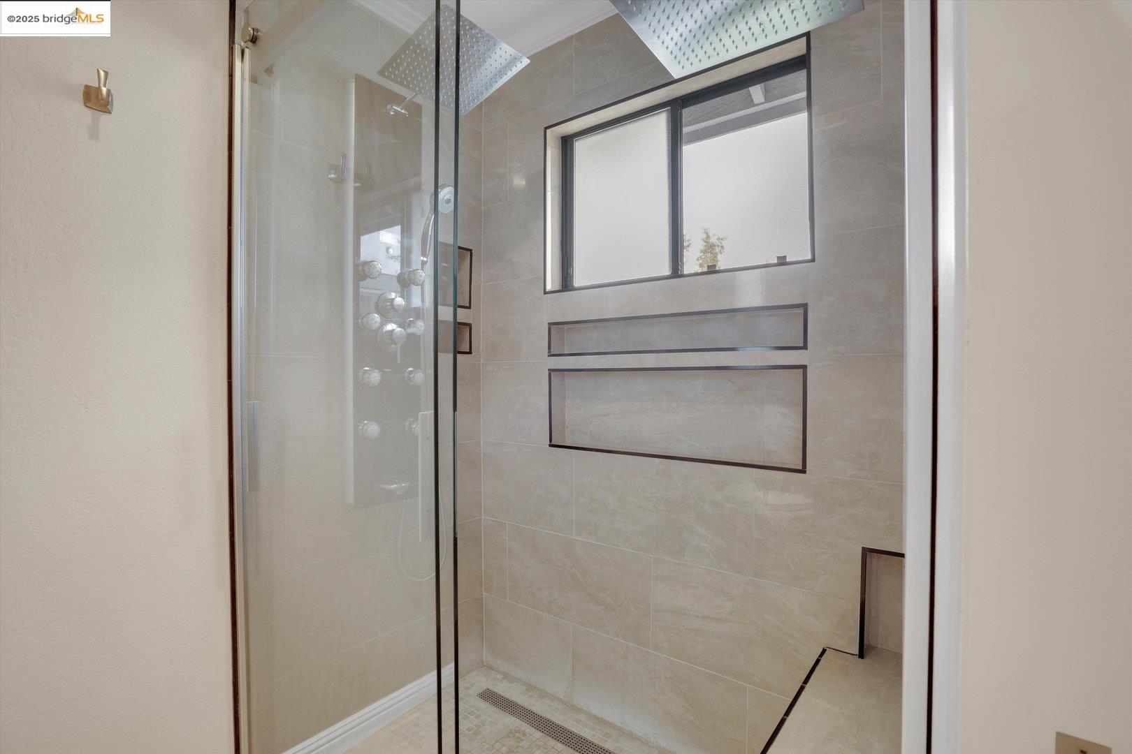 Detail Gallery Image 27 of 34 For 223 Sunspring Ct, Pleasant Hill,  CA 94523 - 3 Beds | 2/1 Baths