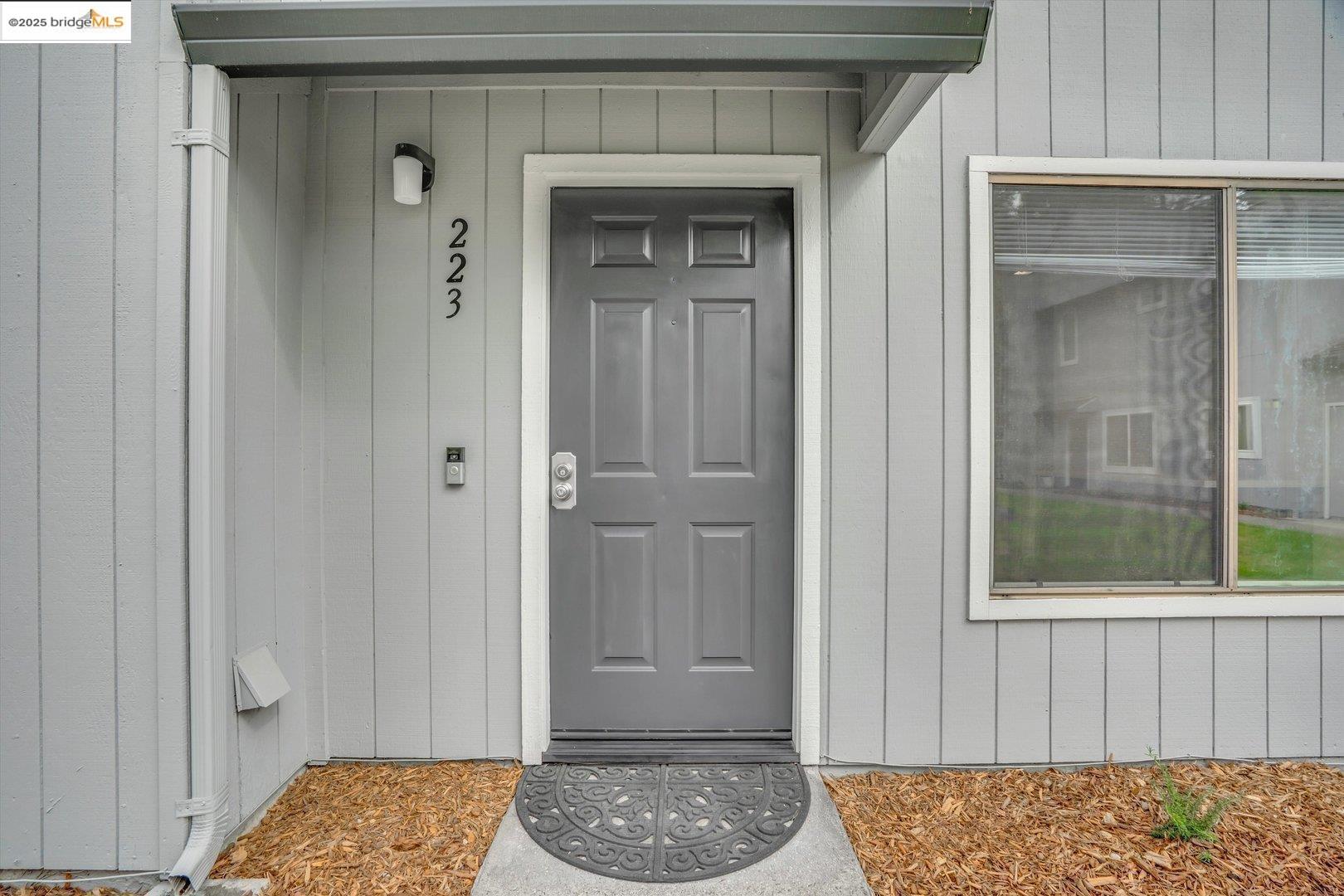 Detail Gallery Image 4 of 34 For 223 Sunspring Ct, Pleasant Hill,  CA 94523 - 3 Beds | 2/1 Baths