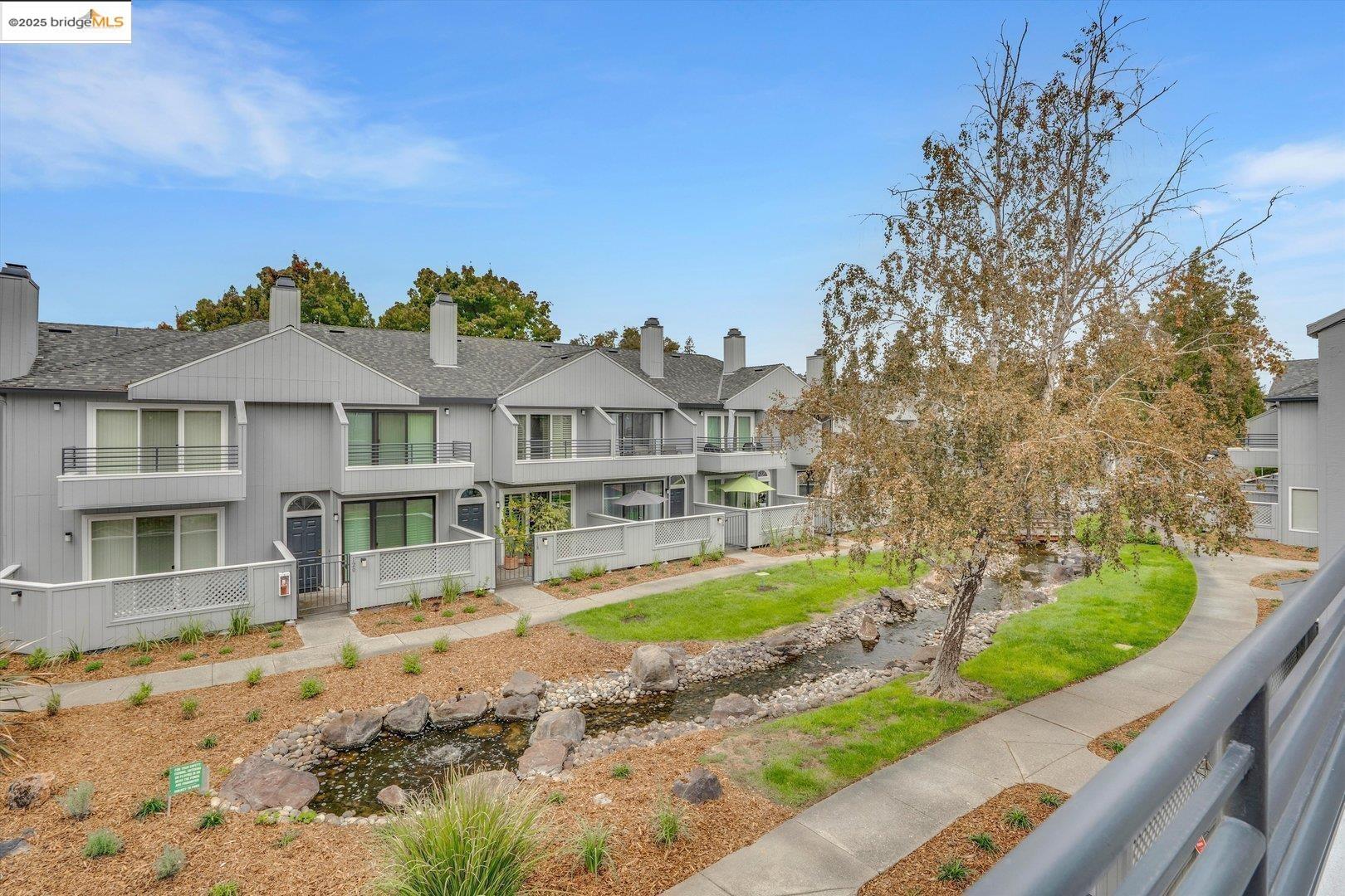 Detail Gallery Image 33 of 34 For 223 Sunspring Ct, Pleasant Hill,  CA 94523 - 3 Beds | 2/1 Baths