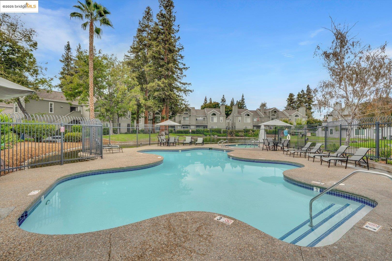 Detail Gallery Image 33 of 33 For 223 Sunspring Ct, Pleasant Hill,  CA 94523 - 3 Beds | 2/1 Baths