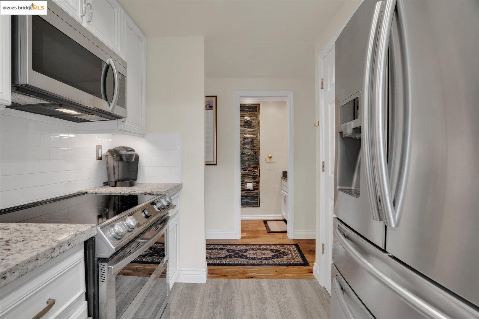 Detail Gallery Image 10 of 34 For 223 Sunspring Ct, Pleasant Hill,  CA 94523 - 3 Beds | 2/1 Baths