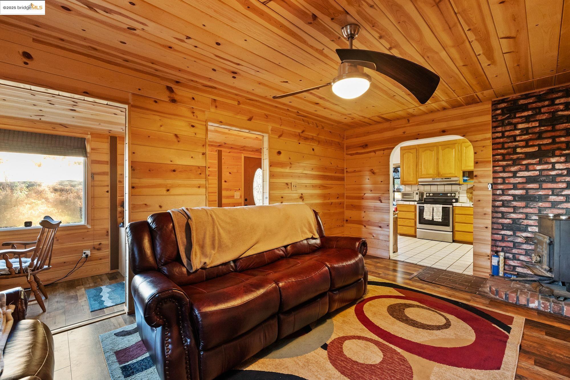 Detail Gallery Image 10 of 44 For 15895 Morris Rd, Sonora,  CA 95370 - 2 Beds | 1 Baths